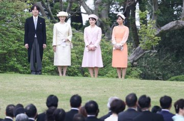 小室眞子さんって離婚したんですか？ 離婚したら皇室に戻れるの？ もしくは結婚しても行事には参加される？
