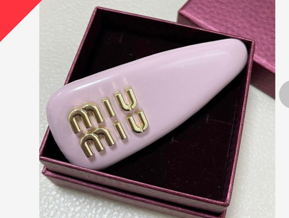メルカリでmiumiuのヘアピンを購入したのですが、これって偽物ですか