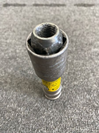 ソケットが間違えて。 サイズを間違えたソケットでナットを外してしまいましたとる