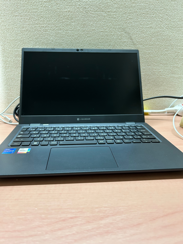 【ジャンク】dynabook P1V8UPBB 画面に傷多数、動作に問題なし Dynabookに関する質問です画面に白っぽい跡ができてしまっていて
