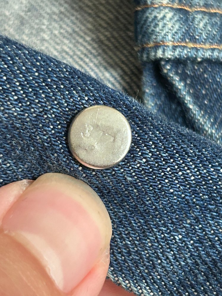 リーバイスのデニムジャケットについて質問です。 - 先日祖父の遺品整