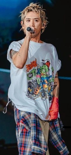 oneokrockのtakaさんがライブで着用していたtシャツです。こちらどこ... - Yahoo!知恵袋