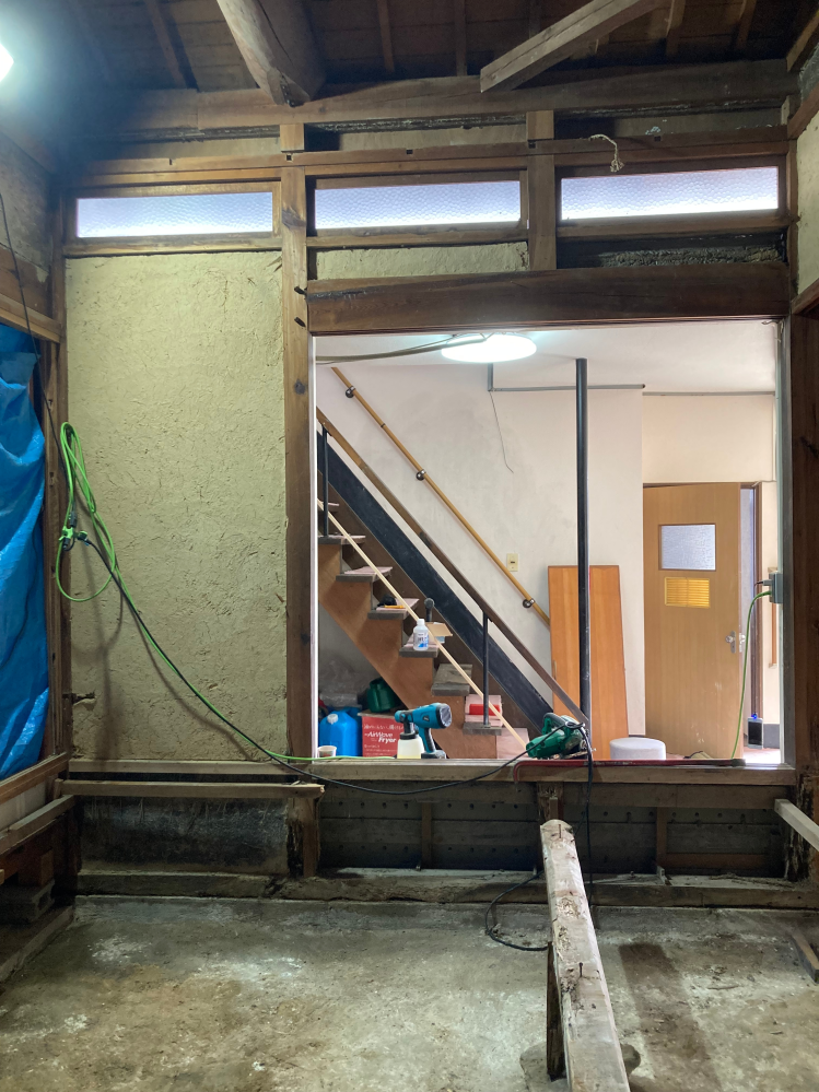 家の柱と土台の補修について質問です。古民家の修復をDIYでやっていて 