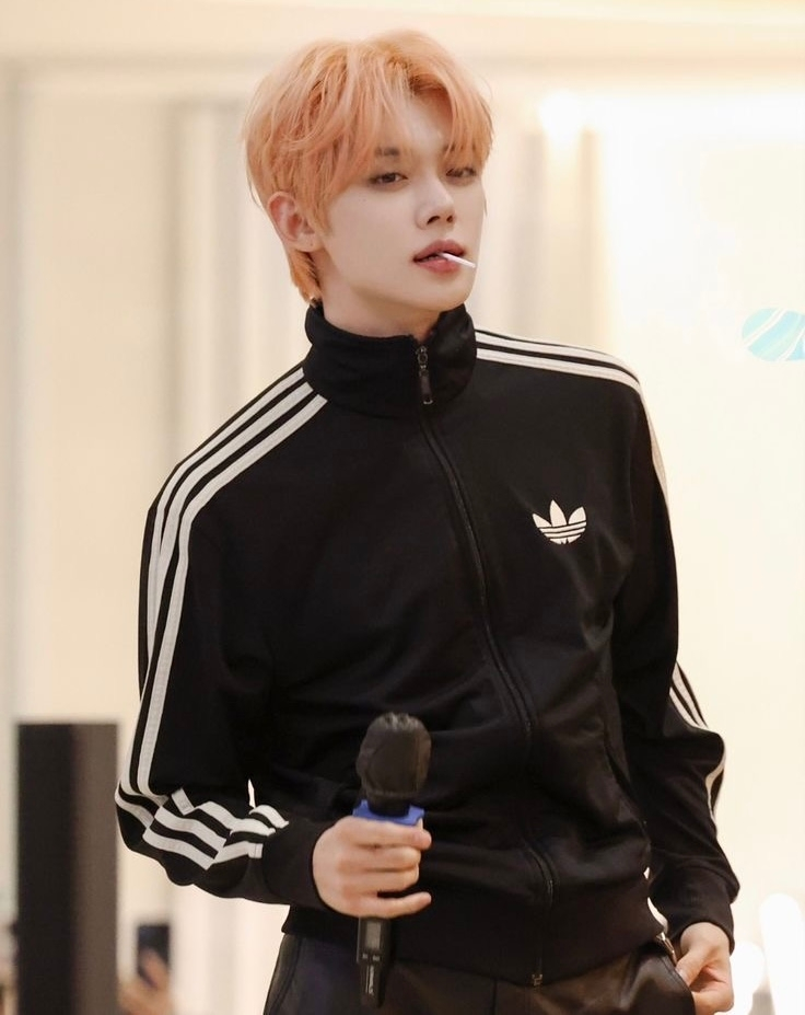 ヨンジュンが着用しているこのadidasのトラックジャケットの商品名