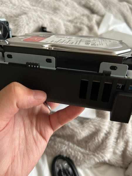 Synology DS215J NAS 本体　hddマウントネジ Synology DS215J NAS 本体 hddマウントネジ - メルカリ
