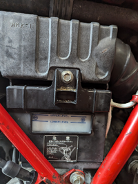 zx-25rのバッテリー交換をしたいのですが、六角のボルトが舐め