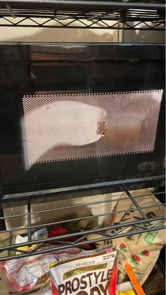 電子レンジがこのように曇ってます。内側のフィルムが溶けてるようです 