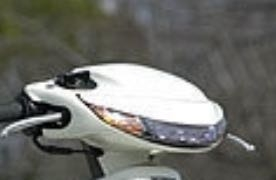 ヘッドライト アイライン ライブディオZXのヘッドライトを細くする車で言うアイラインみたいなの