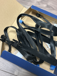 ガレリアのPCが届いて開封したのですが、付属の電源コードの他に画像の 