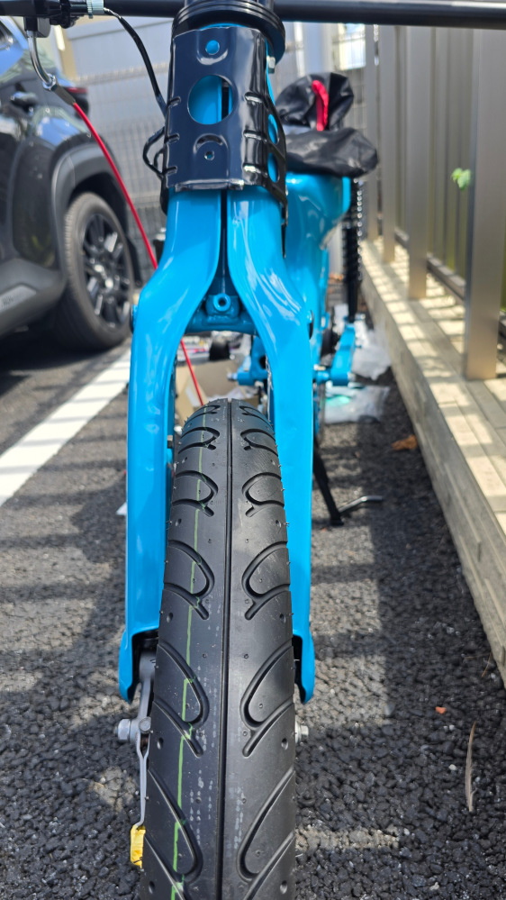 スーパーカブc50フロントホイールのセンターがずれてますが