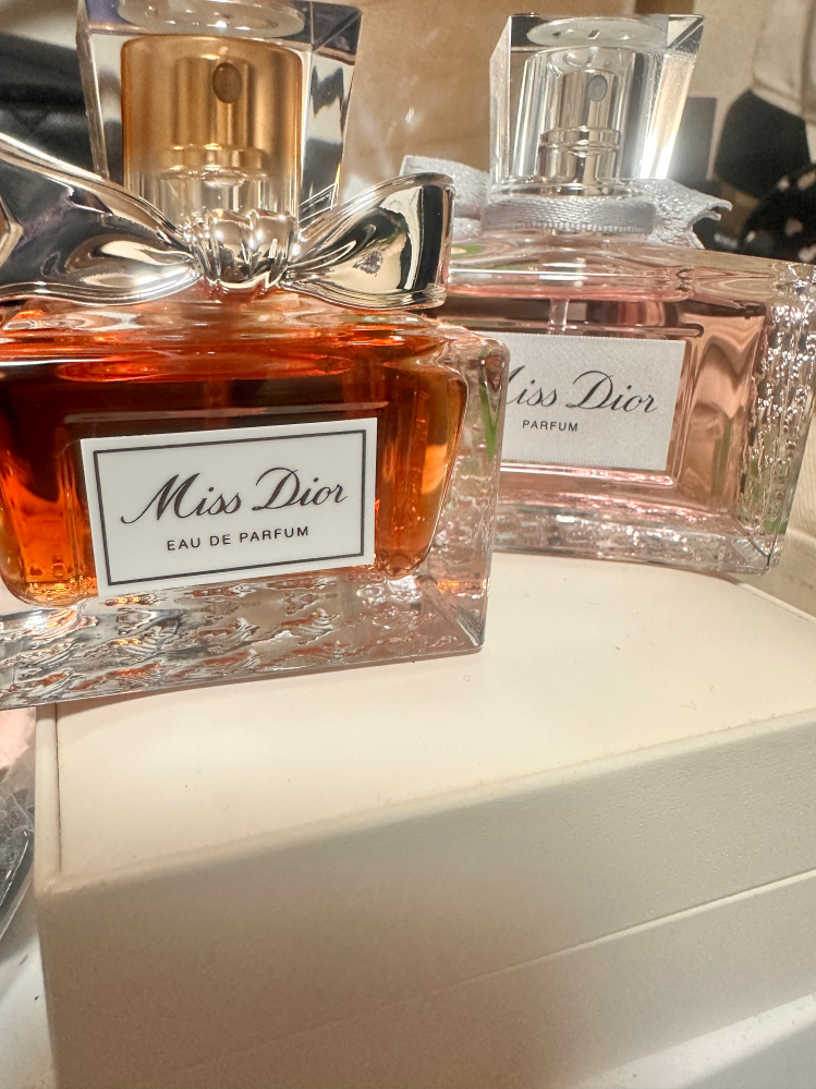 ミス ディオール オードゥ パルファム 50ml 変色あり 2割使用 メルカリでミスディオールオードゥパルファムを購入して届いたのですが
