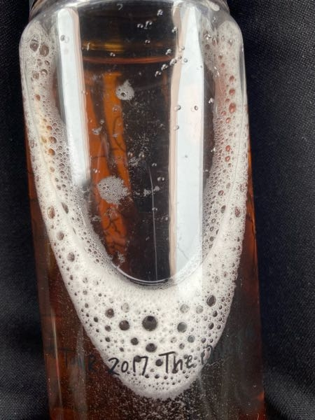 水筒に入れたお茶が泡立つのですが、 これは、問題ありませんか？