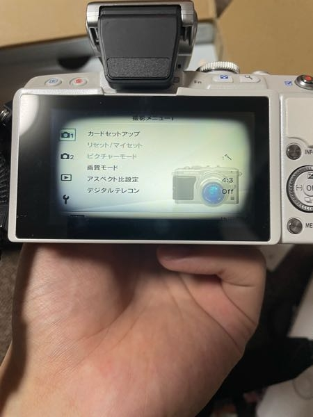 OLYMPUS OM-4 一眼レフカメラ　液晶が故障で絞り優先のAEです 久しぶりにカメラを開いたら液晶がこのようになっていました。液晶の