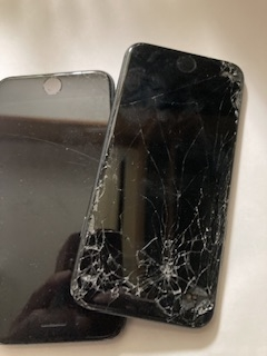 どうでしょうか？iPhoneで画像ように画面割れしており、電源も入りませ