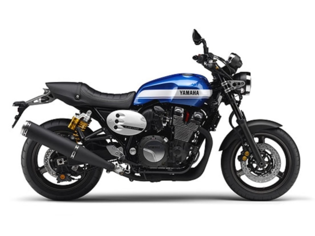 なぜＳＲ４００の中古車は大暴落したのですか。 ・・・・・・・・・・・・・・・・・・・・・ ３年前にＳＲ４００ファイナルエディションが出たときは未登録が３００万円くらいで売られていたと思うのですが。 ＳＲ４００ファイナルエディションの高騰に便乗してその他の中古のＳＲ４００も１００万円以上に高騰していたと思うのですが。 よく分からないのですが。 あれから３年。 中古のＳＲ４００ファイナルエディションの相場て８０万円くらいですが。 ＳＲ４００ファイナルエディションの暴落に便乗してその他のＳＲ４００も５０万円以下に暴落していますが。 なぜＳＲ４００て大暴落したのですか。 と質問したら。 需要と供給。 という回答がありそうですが。 ＳＲ４００て今でも人気があるのでは。 それはそれとして。 例えばゼファー１１００とかＺＲＸ１２００ダエグの最終モデルて今でも高騰が続いていますが。 ぶっちゃけＣＢ１１００の最終モデルも今でも高騰が続いていますが。 さらにぶっちゃければＳＲ４００と同じヤマハのＸＪＲ１３００の最終モデルのＸＪＲ１３００Ｃの高騰も続いていますが。 なぜＳＲ４００の最終モデルだけ大暴落したのですか。 余談ですが。 ＳＲ４００ファイナルエディションを３００万円で買った転売屋とか投資目的の人て今はどうしているのですか。