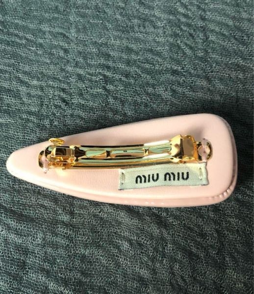 miumiuヘアピン ピンクベージュ最終値下げコメントお願い致します。 楽天市場】【7/18～21限定・最大2万円OFFクーポン配布中】MIUMIU