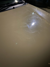 これ自分の車なんですけど光に照らされてるところ見たら光を中心