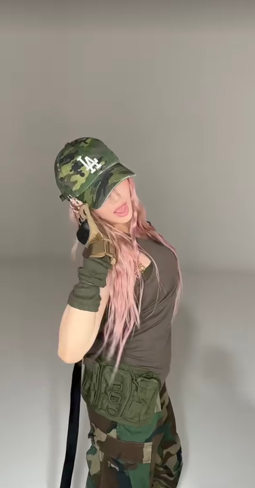 このジゼルちゃんが付けてる帽子の詳しい商品名が知りたいです