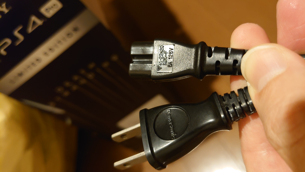 PS4proの電源ケーブルのことについて質問させてください。PS4p  