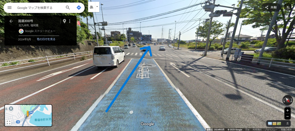 この写真の道路について質問です。 この青いレーンは右ウインカー必要なんですか？ずっと気になってます。 斜め右の矢印になってまして、横に右折レーンがあります。 https://www.google.co.jp/maps/@33.8396439,130.747563,3a,75y,222.08h,91.93t/data=!3m7!1e1!3m5!1soYArc6-7EBlW1V2Qy55xWQ!2e0!6shttps:%252F%252Fstreetviewpixels-pa.googleapis.com%252Fv1%252Fthumbnail%253Fcb_client%253Dmaps_sv.tactile%2526w%253D900%2526h%253D600%2526pitch%253D-1.9300000000000068%2526panoid%253DoYArc6-7EBlW1V2Qy55xWQ%2526yaw%253D222.08!7i16384!8i8192?entry=ttu