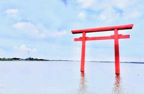 来月、茨城県の鹿島神宮の近くで宿泊＆観光をしたいのですが、おすすめスポットがあったら教えて下さい。 どんな情報でも結構です。 よろしくお願いします。