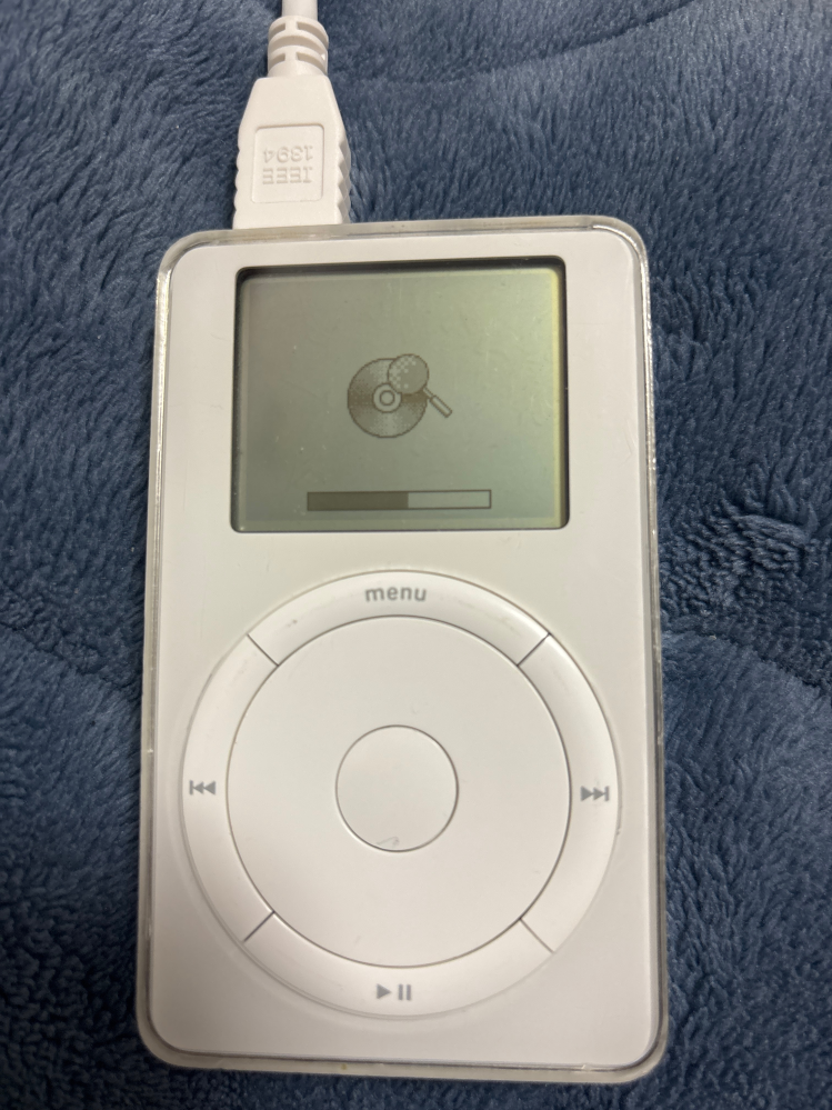 初代iPod について質問です iPodをMacと同期させようとしたらこのような画面になりました PCの画面ではまず認識すらされていないようです この画面の詳細がわかる方はご教示願います