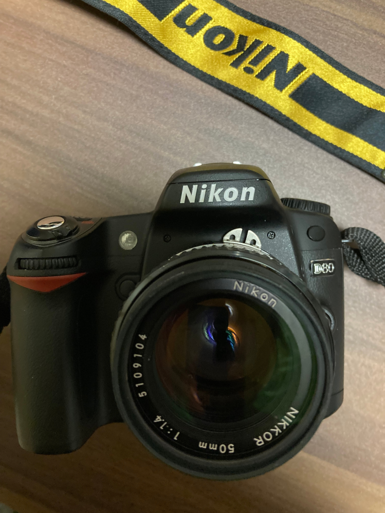 Nikon D80についての質問です 写真の様にフィルムカメラ用のマニュアルフォーカスレンズを付けてます 撮影は可能なのですが カメラ本体は壊れませんか？ 知識人の皆さま方 お暇な時で結構ですので気が向いたらご指南をよろしくお願いします