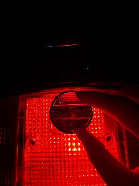 急ぎです。バイクのリフレクターについてです。車検に行く際に必要な