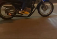 質問ですcb125tのマフラーをgs400用を流用したのですが地面ギリギリで 