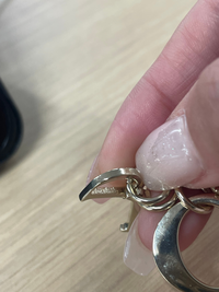 Dior 財布 チャーム 先日Diorのお財布を購入しました。今日使ってみたら、チャーム(D