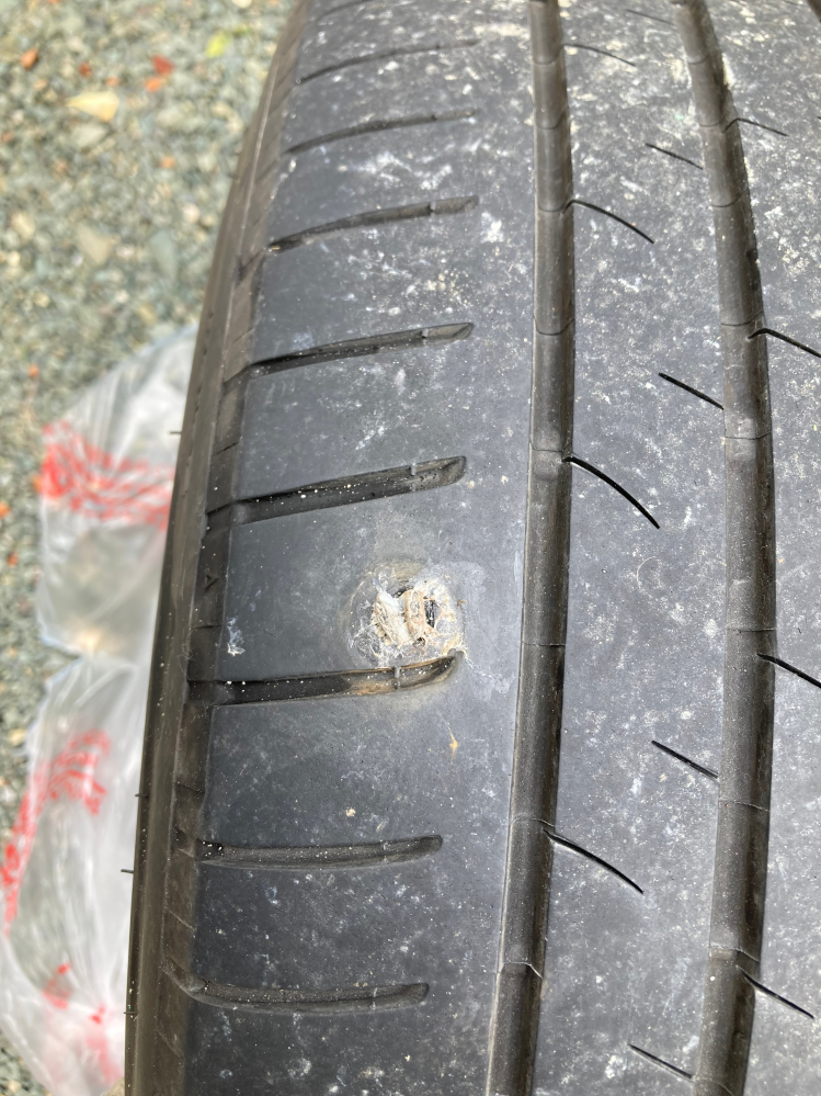 後部タイヤが、パンクしています。 佐賀県警察 on X: 