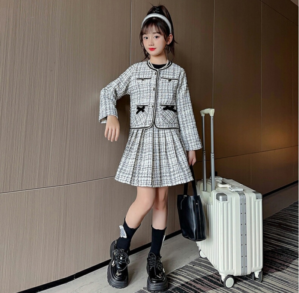 スカートの中 ブルマ ー女性の方に質問します。 - 小学生の頃スカートの中はブルマ、パンツどっちでし... - Yahoo!知恵袋