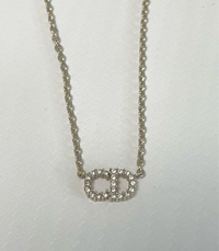 Dior ネックレス(正規品) 首もとを輝かせる】Dior Petit CD Jolie ネックレス (Dior