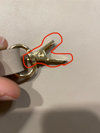 この金具の部分が壊れてしまい、リングのところは残しつつ、われて 