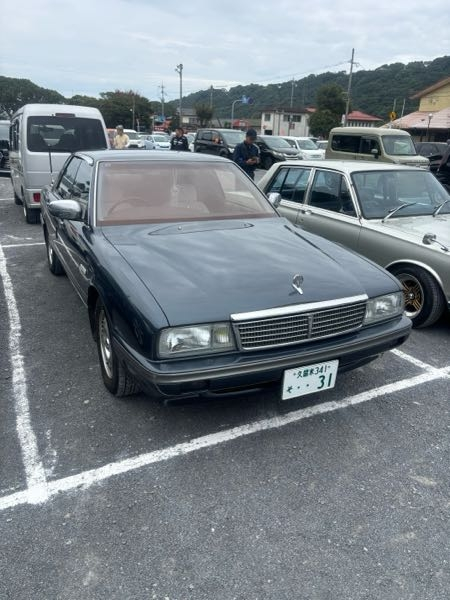 こちらの車はなんと言う車ですか？』 日産 グロリア のみんなの質問