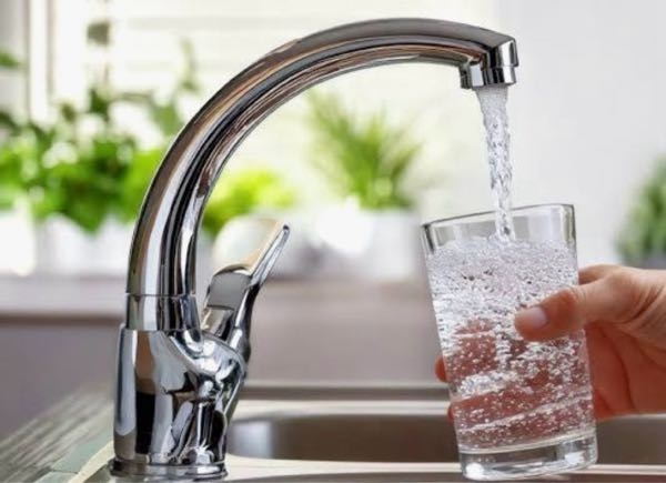 水道水をそのまま飲める国や地域って少ないんですか？