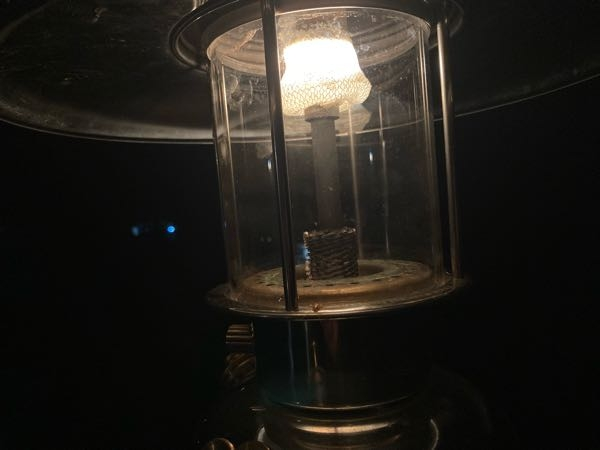 ヴェイパラックスの灯油ランタンを使用しているのですが、マントルの上部しかしっかりと光りません。 何が悪いのでしょうか？ 知恵こいんの設定忘れてましたので再投稿