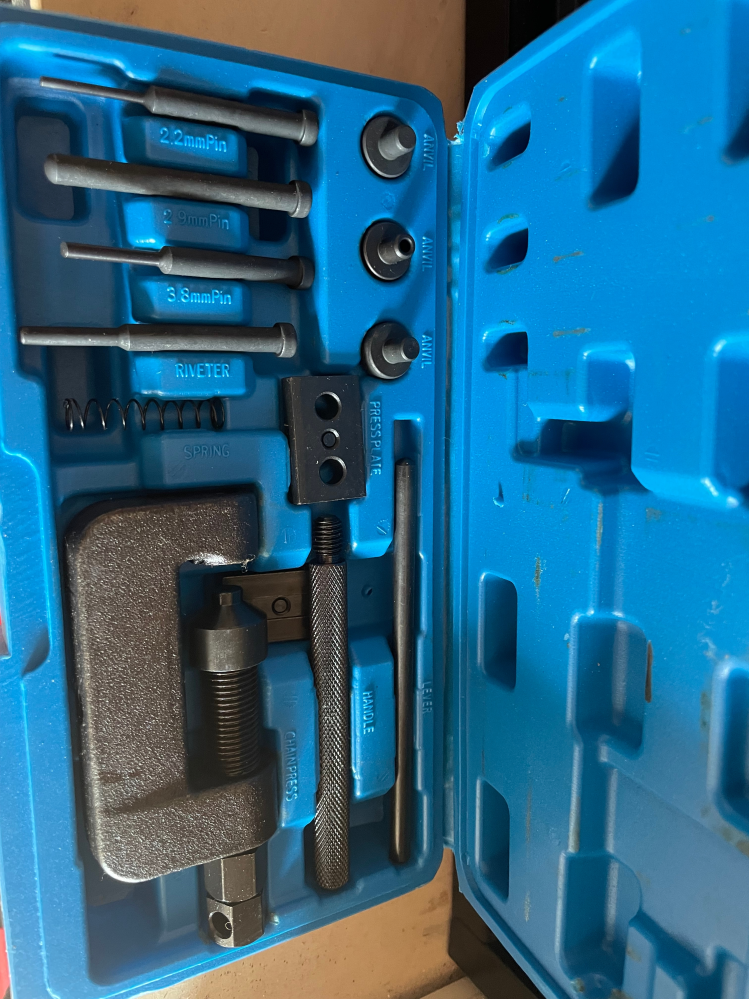 至急です。こちらの工具は何に使う工具でしょうか？