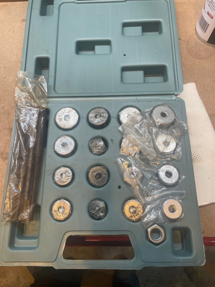 至急です。この工具は何する為の工具でしょうか？
