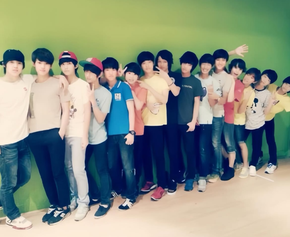 写真に写っている方を 左から教えていただきたいです #SEVENTEEN
