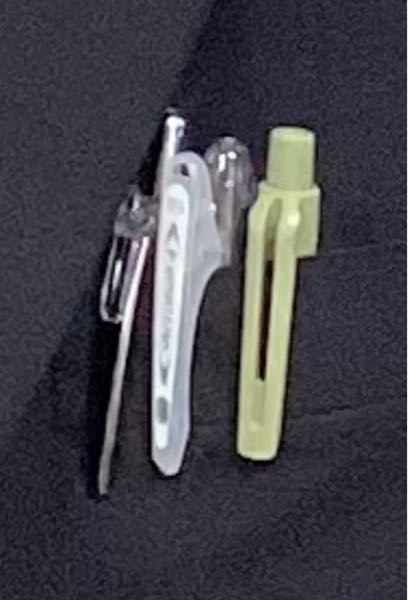 この3本のペンの種類とかメーカーわかる人いますか？ 似ているものでもいいのでどんどん教えてください、、