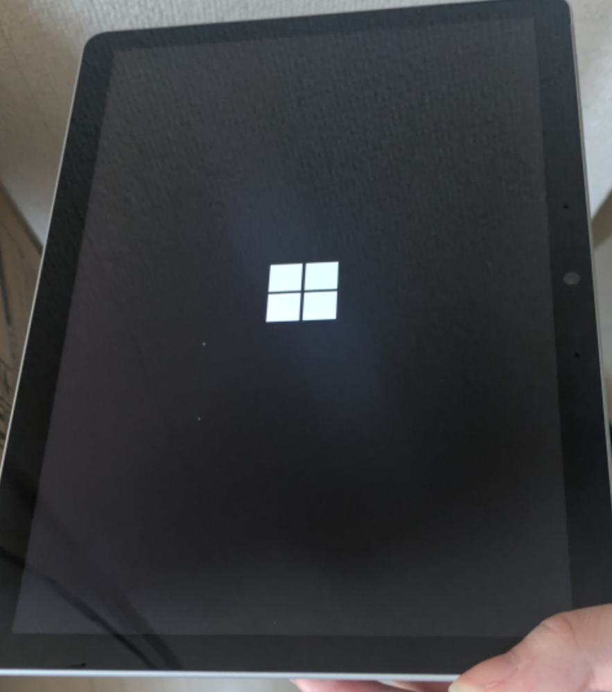 Surfaceがロゴが点滅したまま起動しません解決策教えて欲しいですm(*__