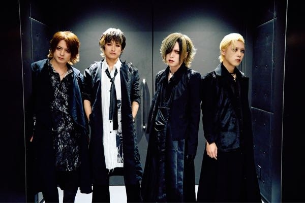 ビジュアル系ロックバンドのDIAURAはカッコいいですか？ 音楽も聴いてから回答してください！ https://youtu.be/U67mjVlcv_M?si=KFgZYC6oZpqt_Br2