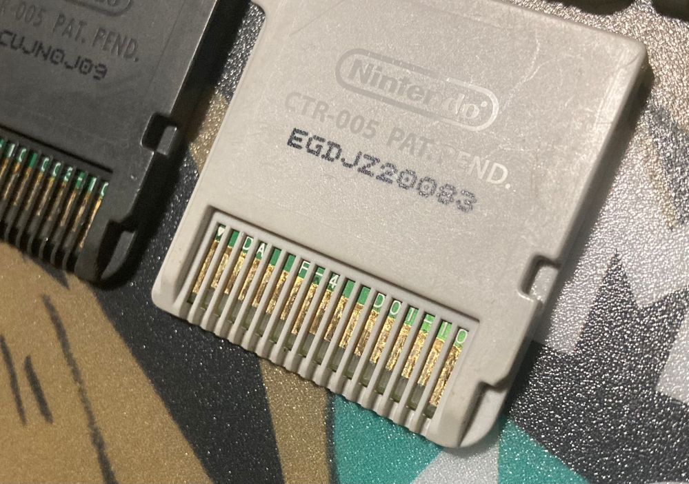 dsの下の部分 初代DSにもDSライトのようなゲームボーイアドバンス用の差込口の