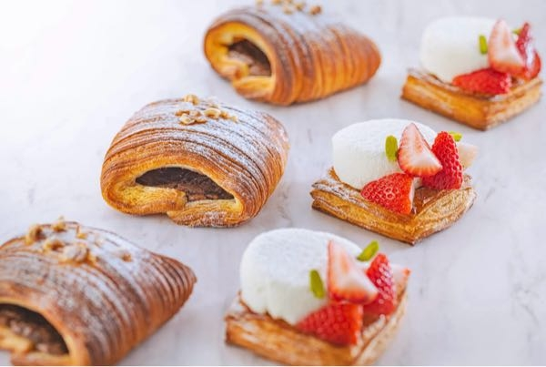 ヘーゼルナッツクリームとフレッシュチーズクリーム。 どちらがお好みですか？