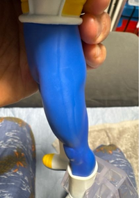 一番くじを買ってフィギュアが当たったのですが、なんか明らかに
