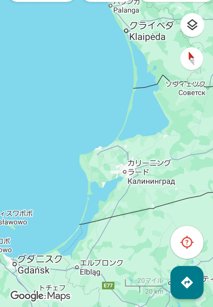 Googleマップで見つけた地形について質問です。 ポーランド・リトアニア西海岸の細い陸に囲われた海？湖？ってなんなのでしょうか。 なぜこのような形に（しかも２つも）なったのでしょうか？ 回答よろしくお願いします。