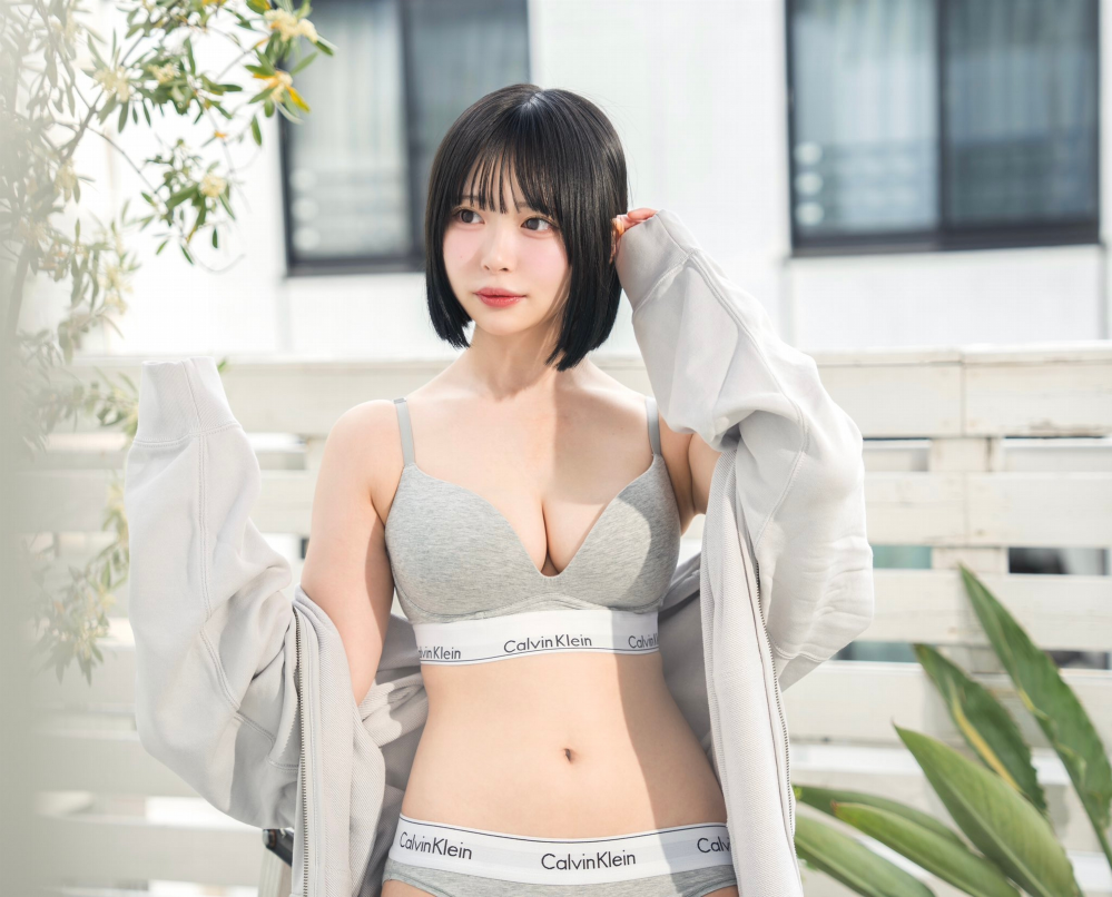 ブス　巨乳 kaede 杉原杏璃ちゃんって可愛いですか？綺麗ですか？ - どっちかで、お願い... - Yahoo!知恵袋