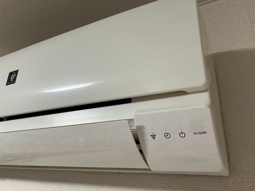 シャープのエアコンルーバーが完全に閉まらなくなりました。起動させる 