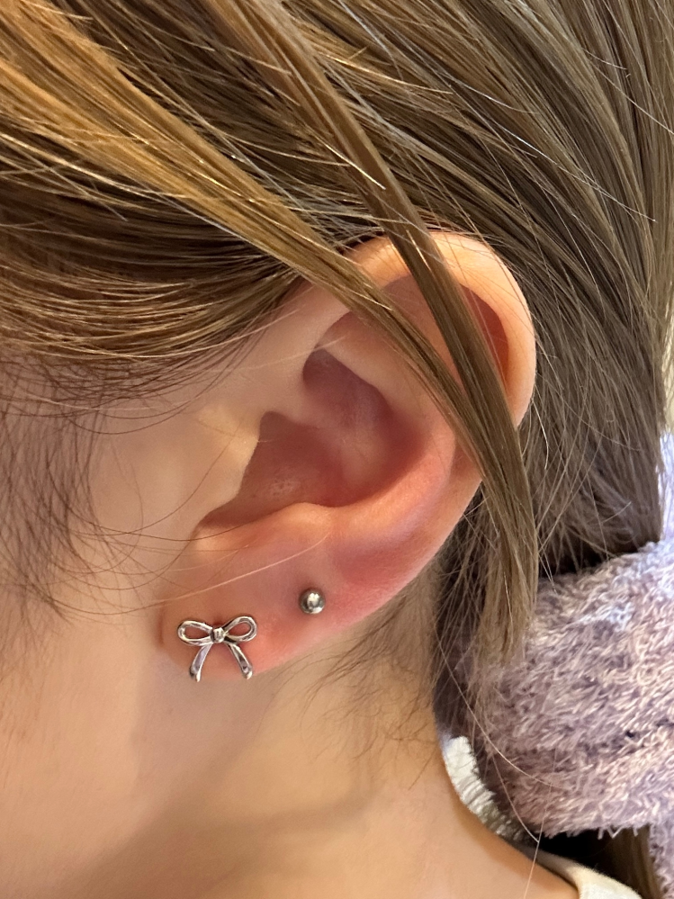 ピアス2連したくて2個目を開けました。この位置って遠すぎちゃいました